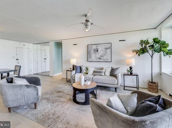 490 M Street SW W802, Washington DC 20024