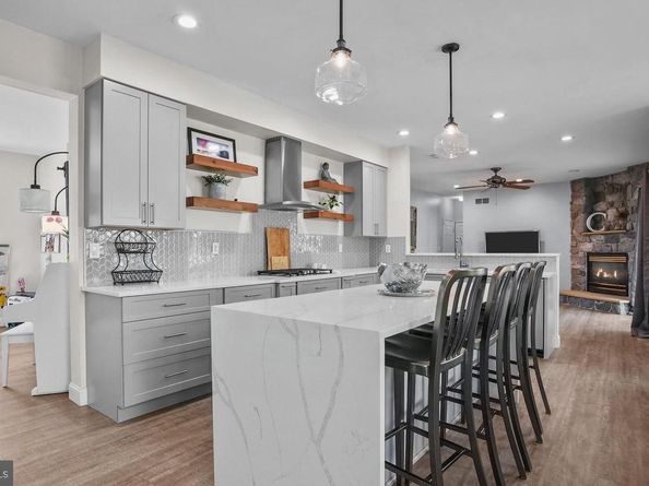 503 Ridgerun Lane, Philadelphia PA 19111