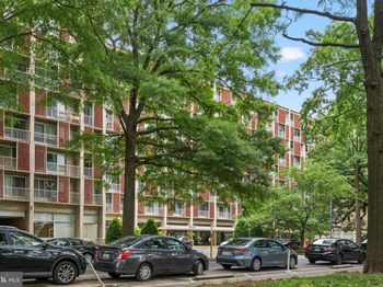 800 4TH Street SW