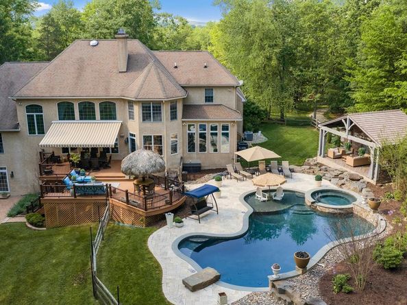 5 Glen Eagles Drive, New Hope PA 18938