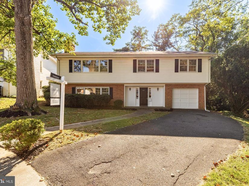 3812 N Ridgeview Road, Arlington VA 22207