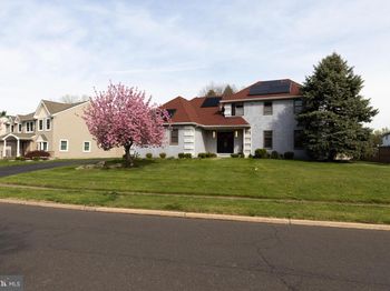 825 Cliff Road