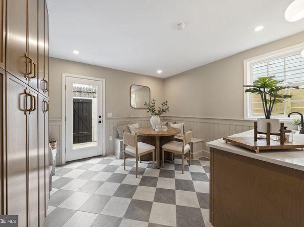 809 S 19TH Street, Philadelphia PA 19146