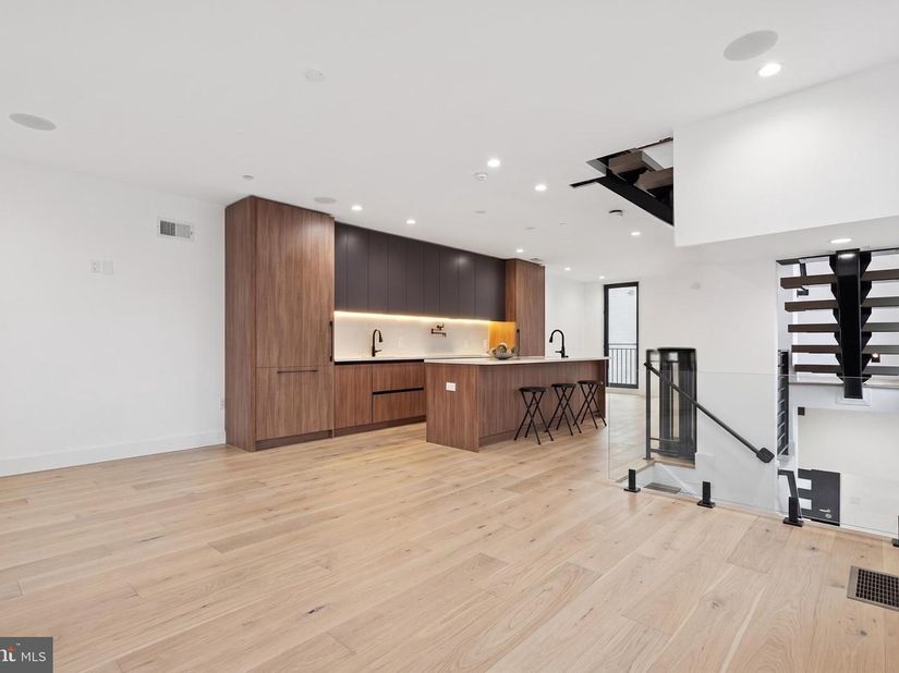 1922 Geary Street 5, Philadelphia PA 19145