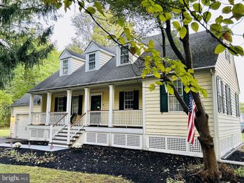 212 Apple Street