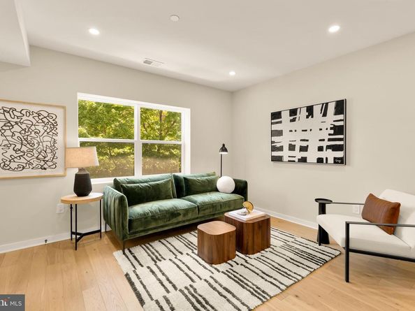2606 41st Street NW 6, Washington DC 20007