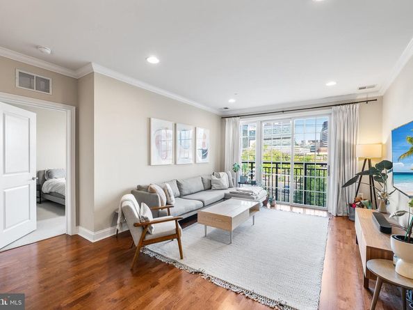 700 Commodore Court 2718, Philadelphia PA 19146