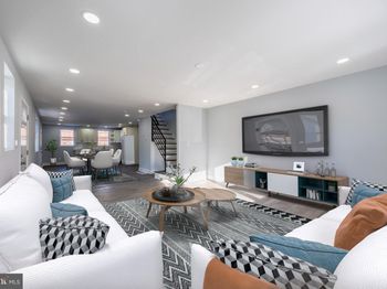 905 E Mcpherson Street