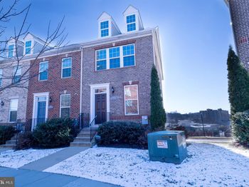 1111 Trenton Place SE