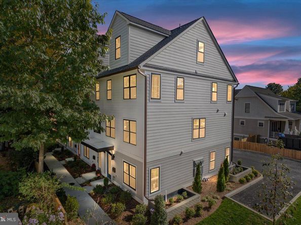 915 N Irving Street, Arlington VA 22201