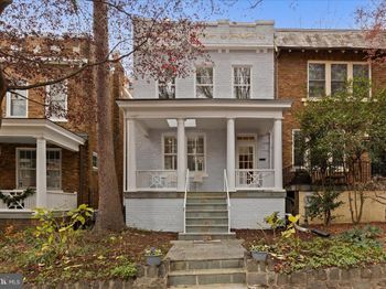 2744 Woodley Place NW