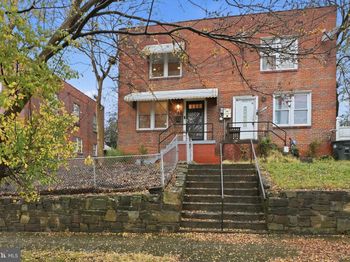 742 Congress Street SE