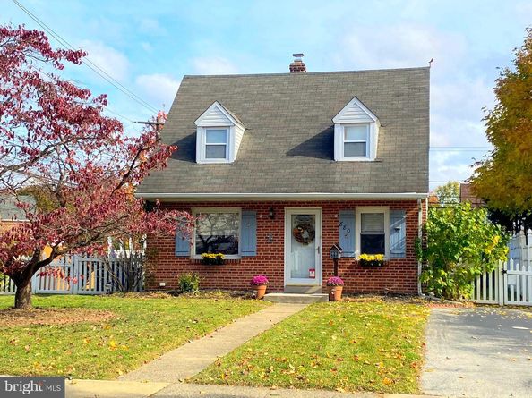 880 Quaint Street, Secane PA 19018