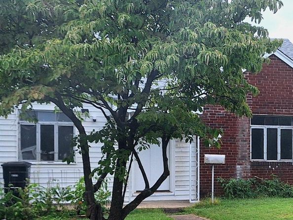 2020 S Pollard Street, Arlington VA 22204