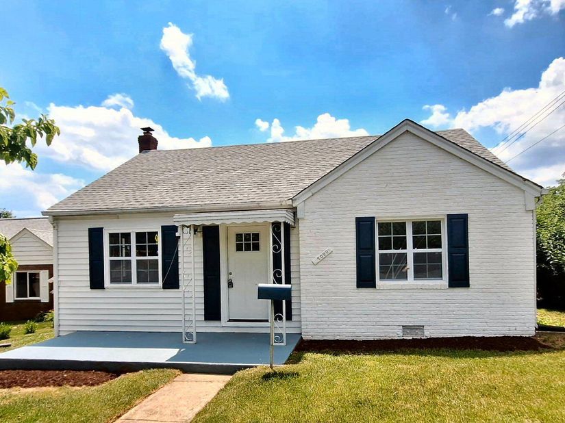 2020 S Pollard Street, Arlington VA 22204