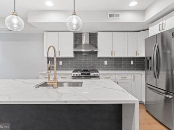 1316 E Passyunk Avenue