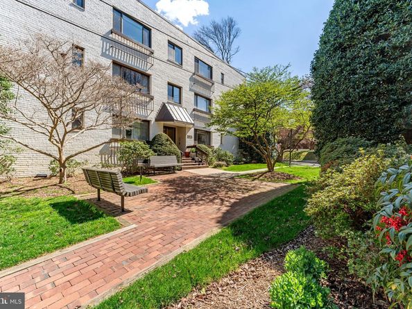 3827 Davis Place NW 5, Washington DC 20007