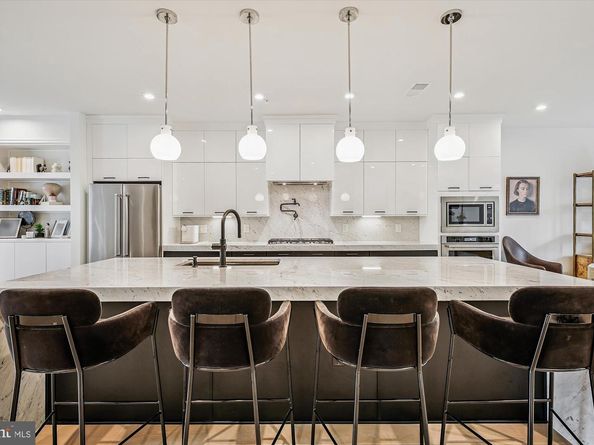 7585 Sawyer Farm Way 904, Mclean VA 22102