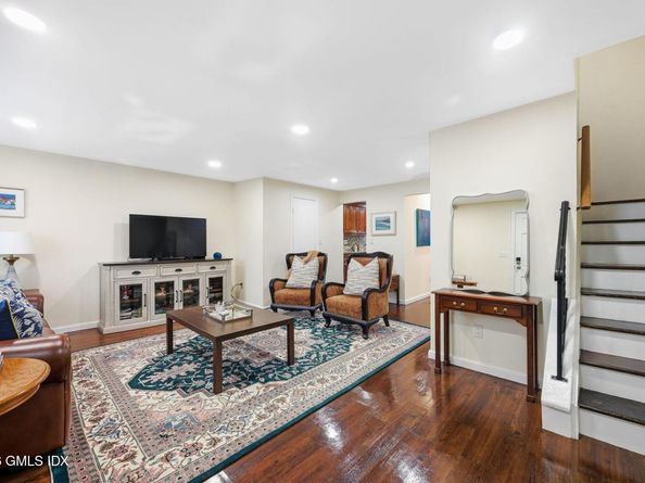 8 Barnstable Lane, Stamford CT 06907