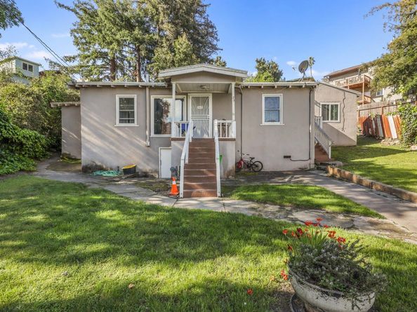 25 Redding Place, Oakland CA 94619