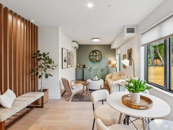 986 South Van Ness Avenue