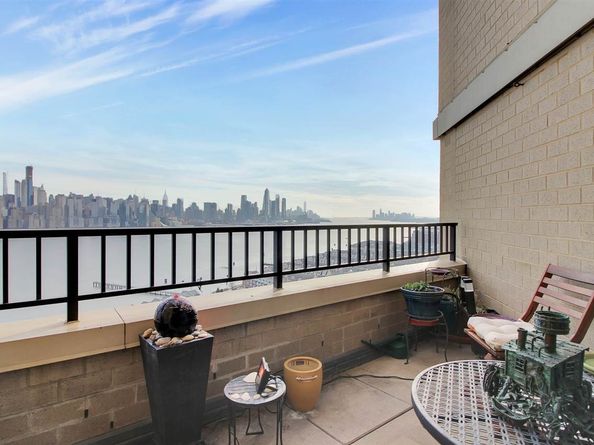 7002 Blvd East 24E, Guttenberg NJ 07093