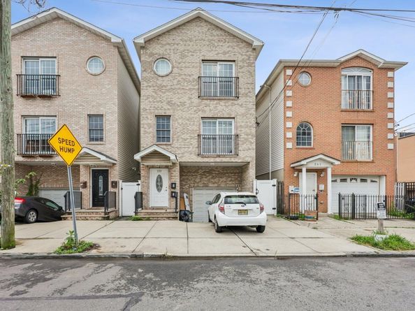 259 Halladay St 1, Jersey City NJ 07304