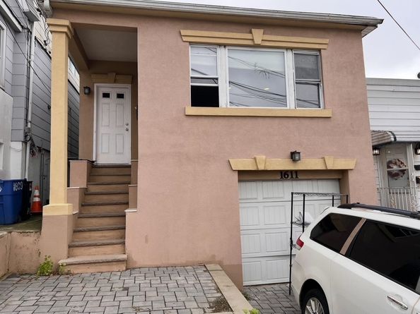 1611 71st St, North Bergen NJ 07047