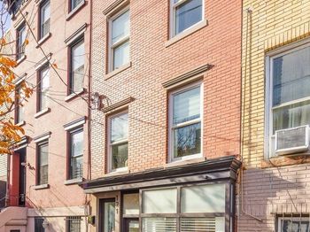 121 Coles St