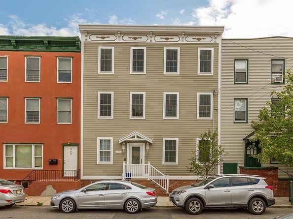 385 1st St, Jersey City NJ 07302