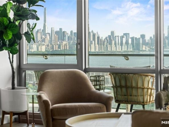 320 Adolphus Ave 909, Cliffside Park NJ 07010