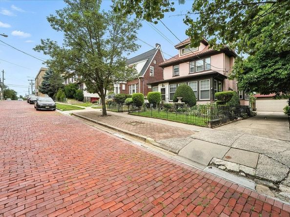 20 75th St, North Bergen NJ 07047