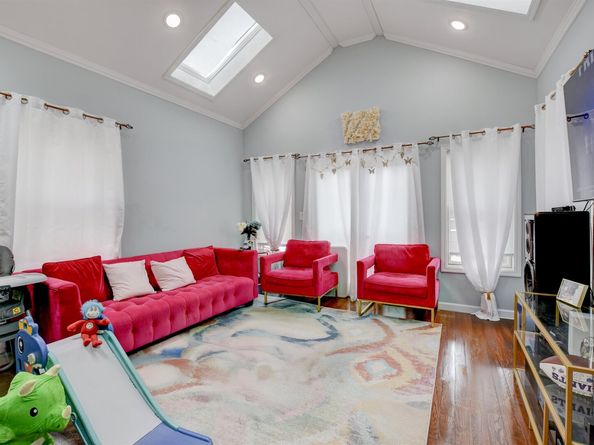 63 West 19th St, Bayonne NJ 07002