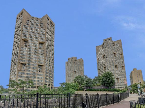 7004 Blvd East 11B, Guttenberg NJ 07093