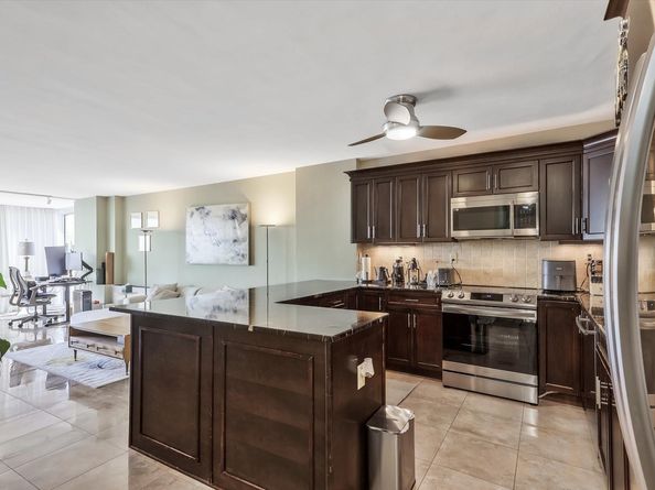 380 Mountain Rd 1015, Union City NJ 07087