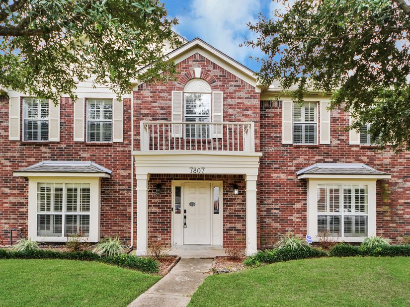 7807 Leaf Point Court, Houston TX 77095