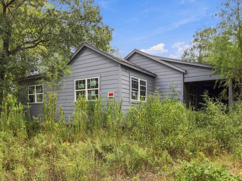 2015 Wilburforce Street, Houston TX 77091