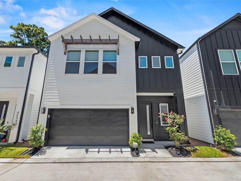 869 Mansfield Street E, Houston TX 77091