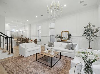 1643 Wrenwood Lakes