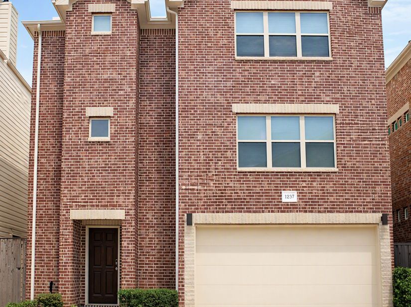 11605 Main Ash Drive, Houston TX 77025