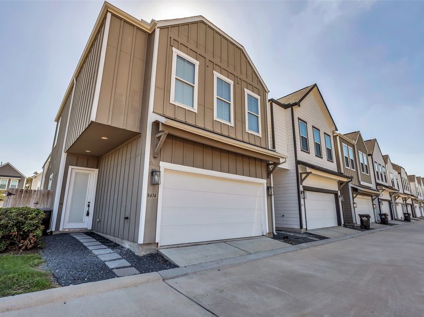 8474 Berry Green Lane, Houston TX 77022