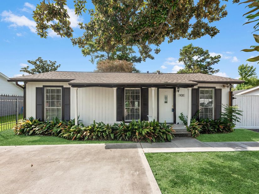 9011 Kerrwood Lane, Houston TX 77080