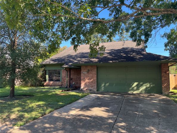 4710 Whispering Falls Drive, Houston TX 77084