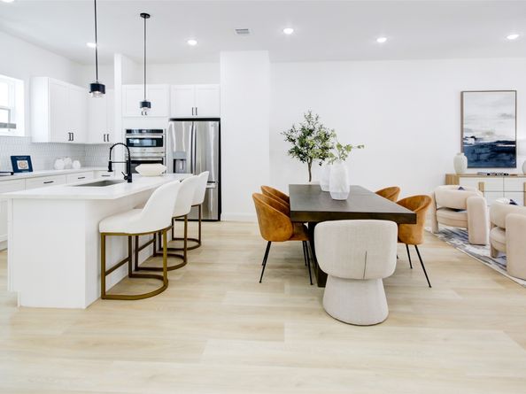 1214 W 24th Street D, Houston TX 77008