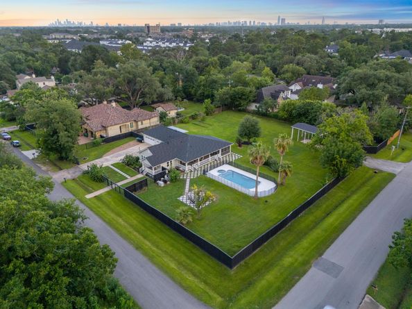 9115 Poco Road, Houston TX 77080