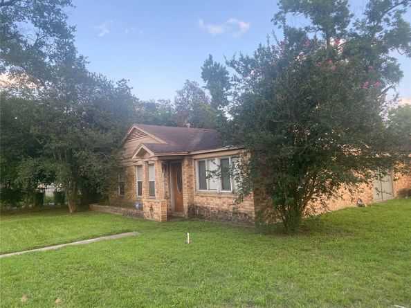 8402 Darlington Drive, Houston TX 77028