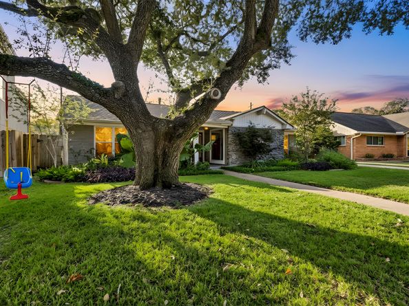 8422 Academy Street, Houston TX 77025