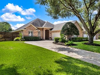 4 Crestwood Circle