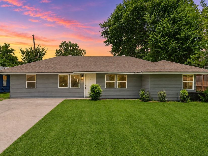 5823 Lyndhurst Drive, Houston TX 77033