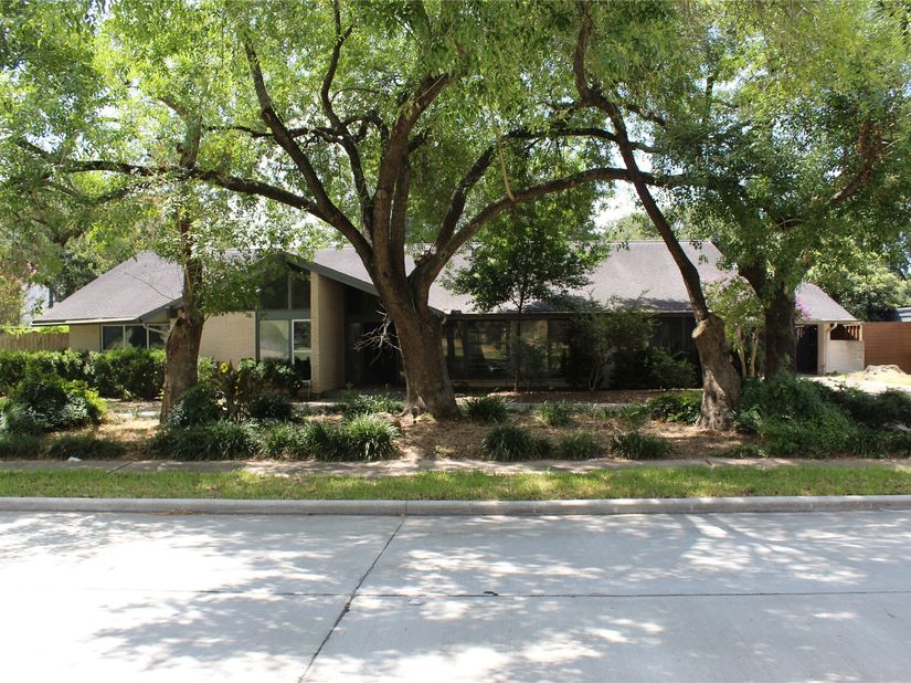 5215 S Braeswood Boulevard, Houston TX 77096